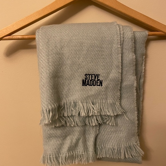 🆕Steven Madden Scarf - Baby blue - NWOT - Picture 2 of 5